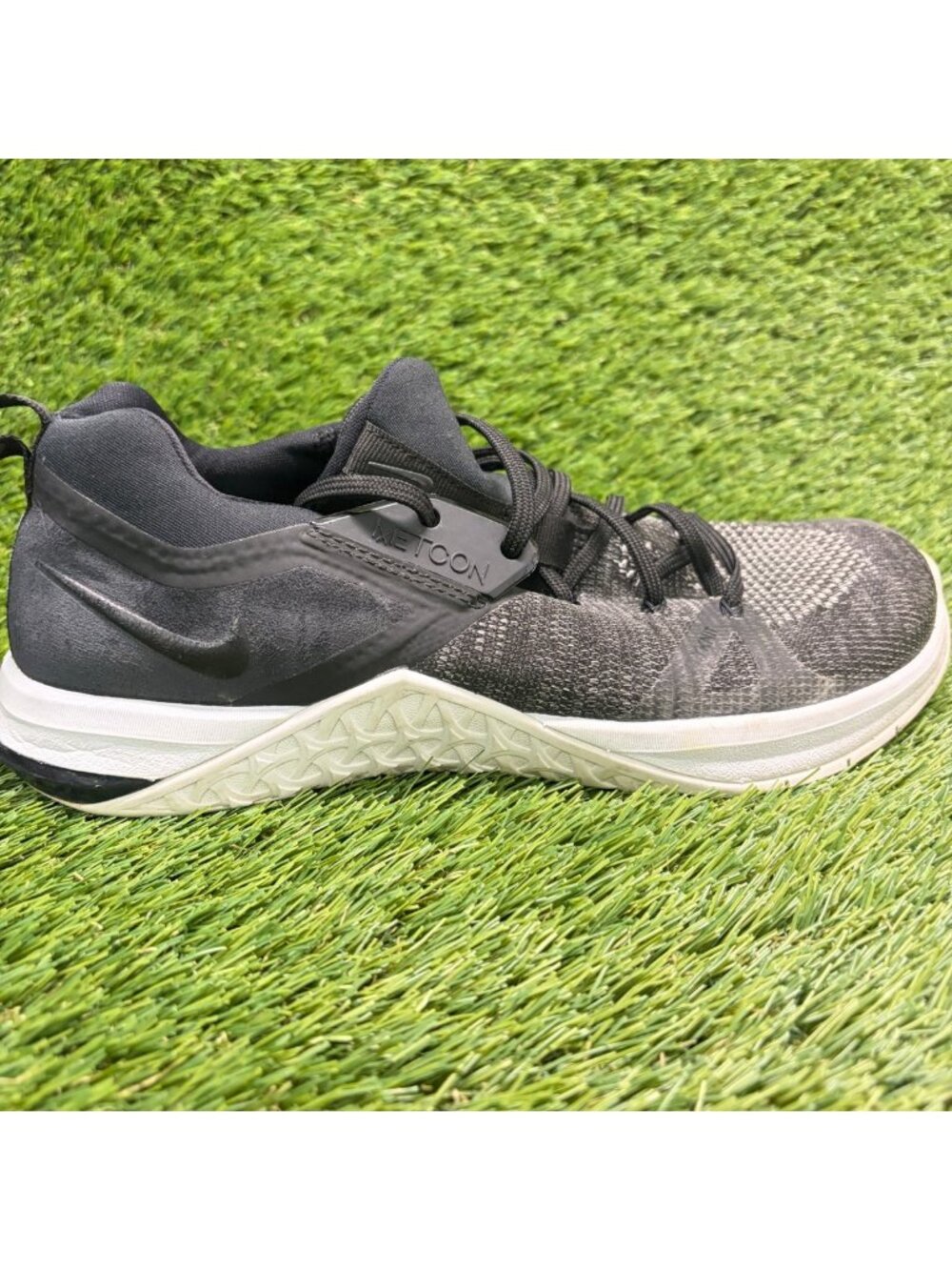 Nike Metcon Flyknit 3 Womens Size 11 Black White Athletic Running Shoes Sneakers